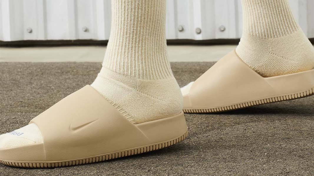 Thiet ke dep Calm Slides den tu Nike ra mat trong he nay