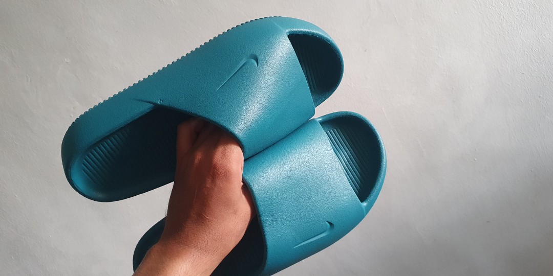 Hinh anh 2: Thiet ke dep Calm Slides den tu Nike ra mat trong he nay