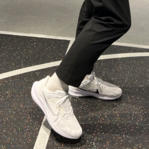 Giay Nike Air Zoom Pegasus 40 'White Black Photon Dust' DV3853-102