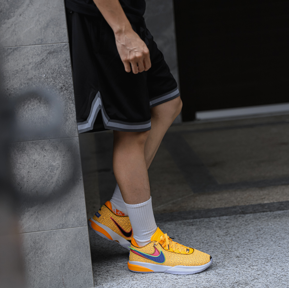 Giày Nike LeBron 20 'Laser Orange' DJ5422-801 Authentic-Shoes