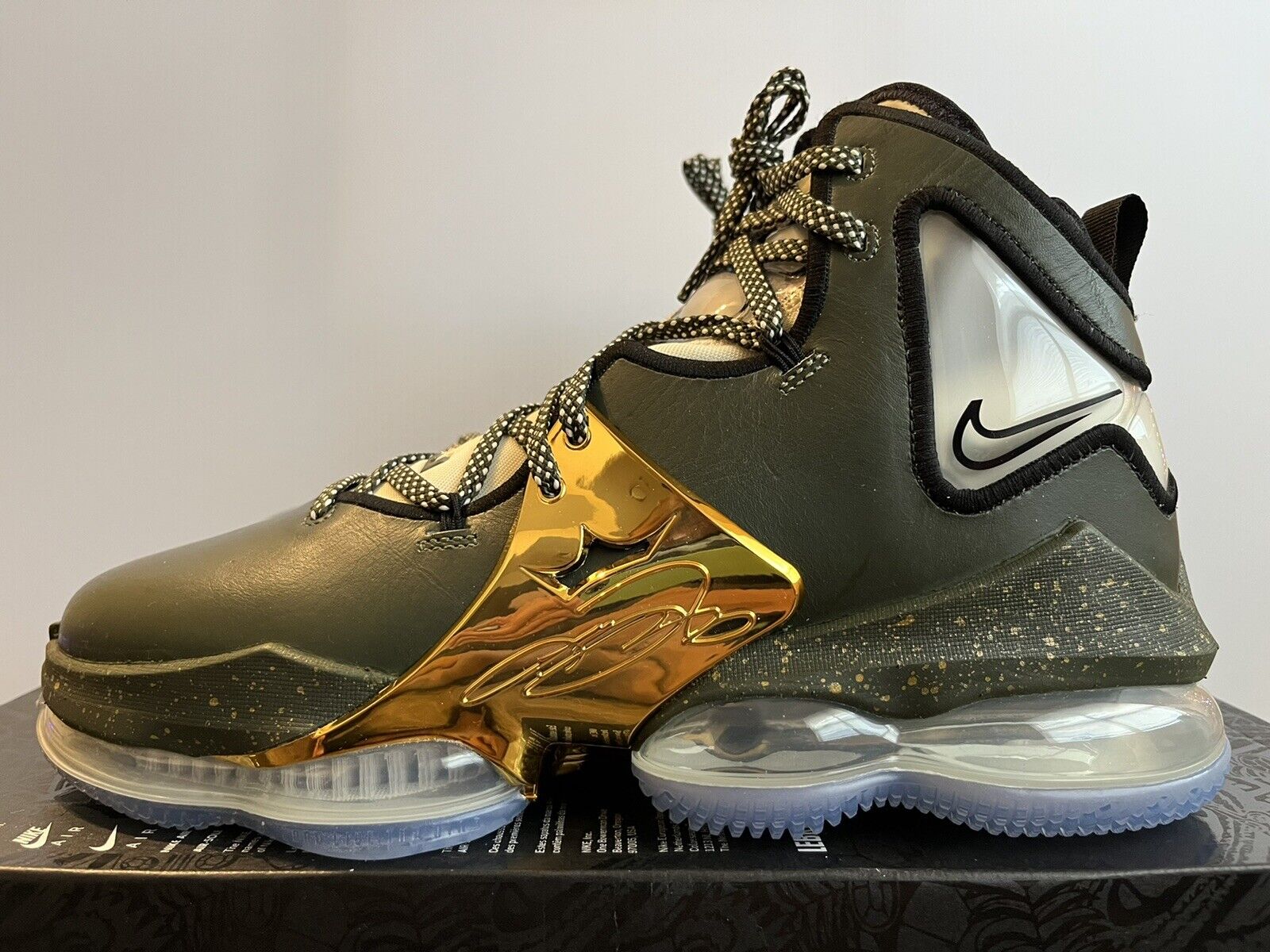 Những phối màu Nike Lebron 19 được săn đón nhiều nhất Hinh anh 3: Nhung phoi mau Nike Lebron 19 duoc san don nhieu nhat