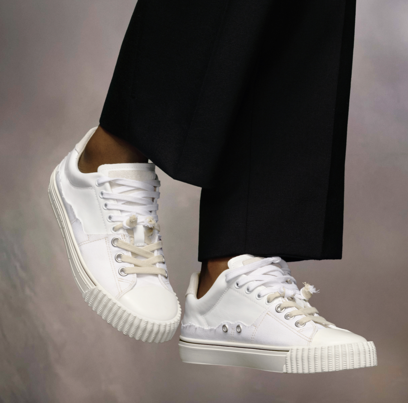 Hinh anh 6: 10 mau Luxury Sneaker phu hop nhat de su dung hang ngay (Phan 2)