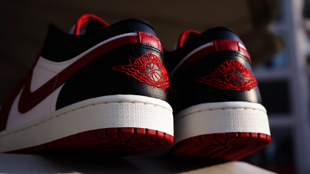 Hinh anh 10: Legit Check : Cach phan biet giay Jordan 1 low that gia moi nhat 2023