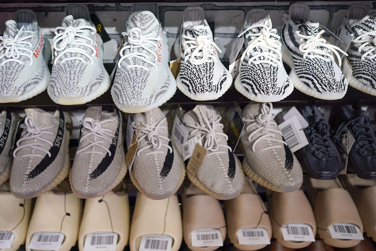 Hinh anh 4: Adidas co that da lo 441 trieu do la trong nam qua sau khi chia tay Kanye?