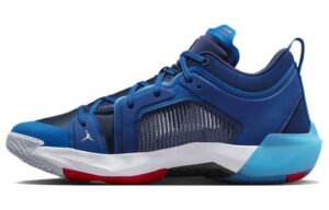 Giay Nike Air Jordan 37 Low 'Fraternity' DV9909-401