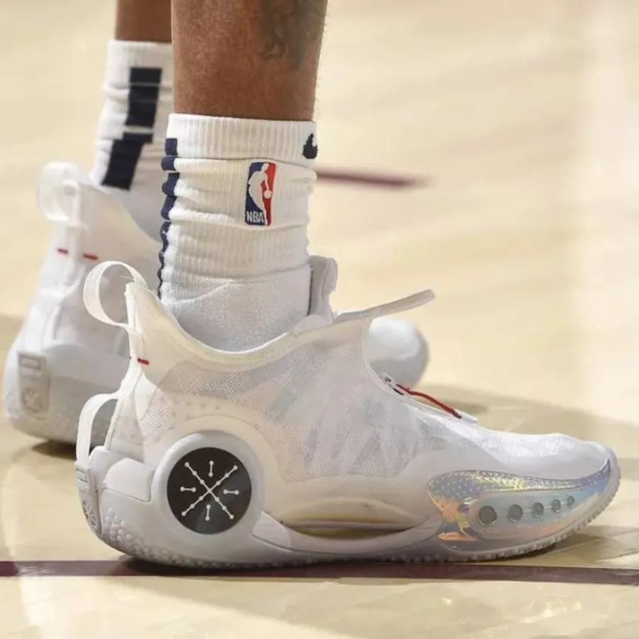 Hinh anh 1: Li-ning Way of Wade 9 co gi ma lai dat toi vay?