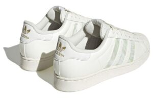 Giay Adidas Originals Superstar Vegan 'White Tint' HQ6668