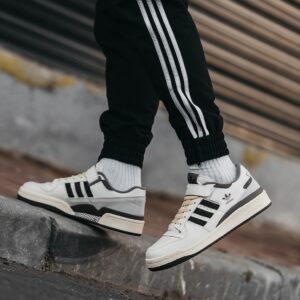 Giay Adidas Forum 84 Low 'Off White Brown' GX4567