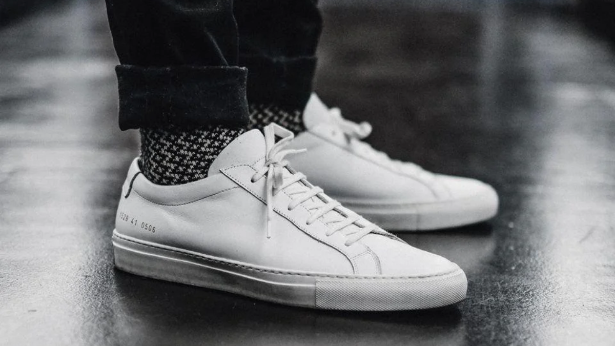 Hinh anh 2: Giay the thao mau trang co gi dac biet ma duoc yeu thich den vay?