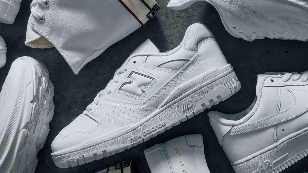 Giay the thao mau trang co gi dac biet ma duoc yeu thich den vay?