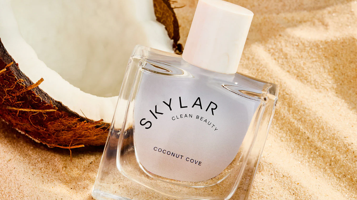 Lạc vào kỳ nghỉ xa xỉ với 11 chai nước hoa hương dừa cao cấp Hinh anh 4: Lac vao ky nghi xa xi voi 11 chai nuoc hoa huong dua cao cap