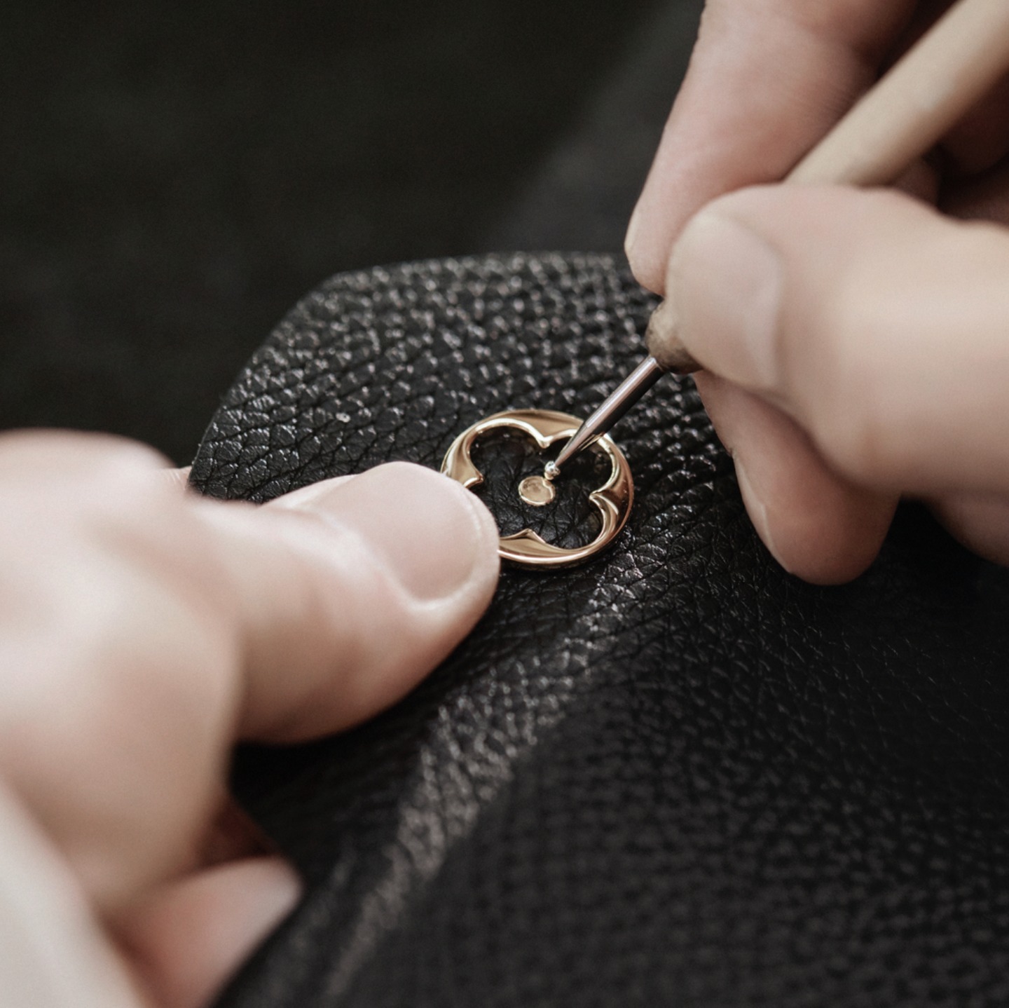 Hinh anh 3: Louis Vuitton Capucines: Ve dep co dien xen lan net nu tinh mem mai