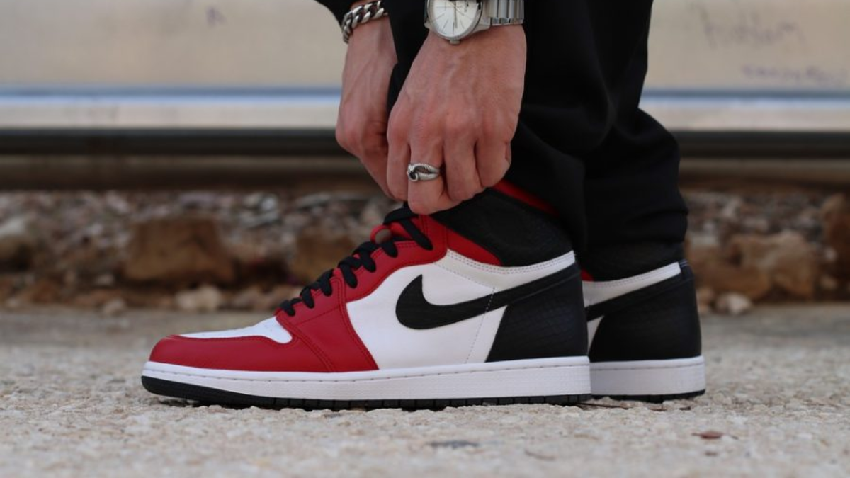 Nguon cam hung dang sau dong giay the thao Air Jordan