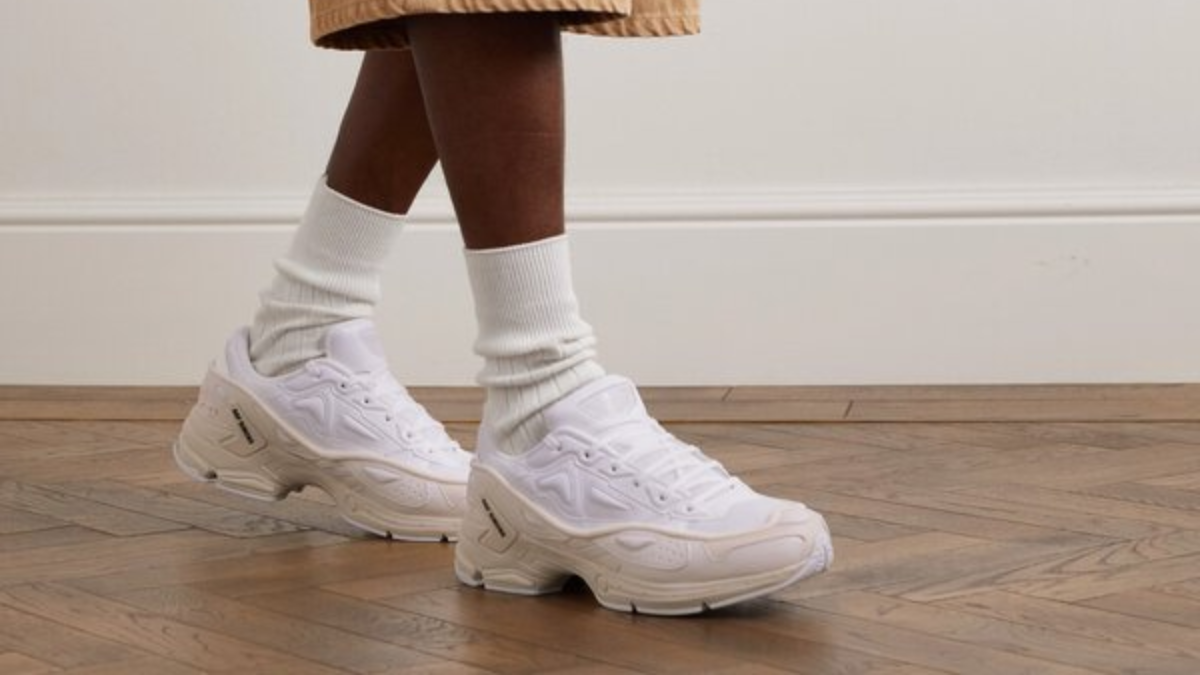 Hinh anh 10: Nhung doi sneaker ly tuong phu hop voi suit trong moi dip