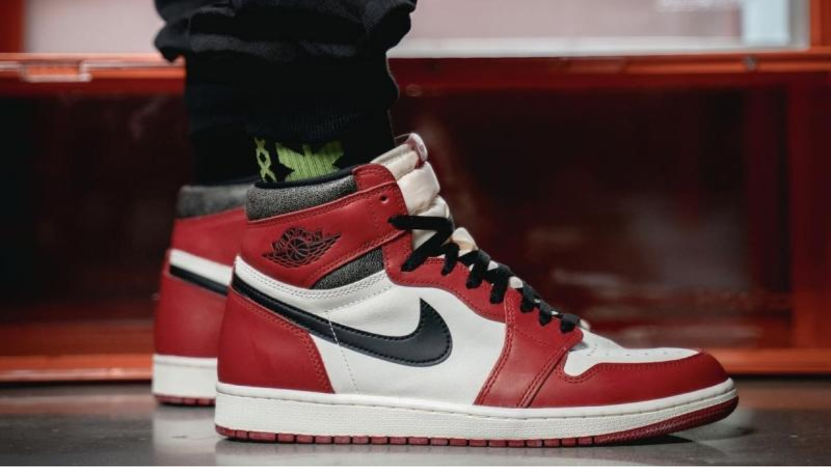 Hinh anh 6: Nhung doi sneaker ly tuong phu hop voi suit trong moi dip