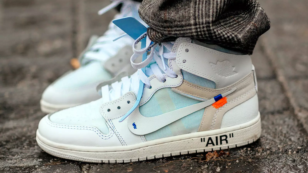 Nhung doi sneaker ly tuong phu hop voi suit trong moi dip