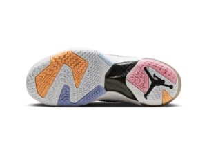 Giay Nike Air Jordan 37 'Dongdan' FD8700-001