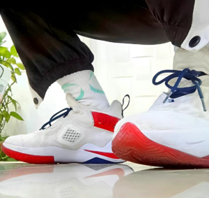 Giay Nike LeBron Soldier 14 'USA' CK6047-100