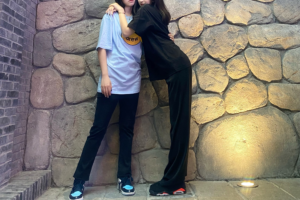 Giay Nike Air Jordan 6 Retro 'Black Infrared' 384665-060