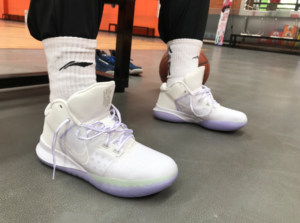 Giay Nike Kyrie Flytrap 4 'White Purple Pulse' CT1973-101