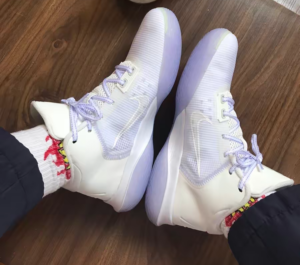 Giay Nike Kyrie Flytrap 4 'White Purple Pulse' CT1973-101