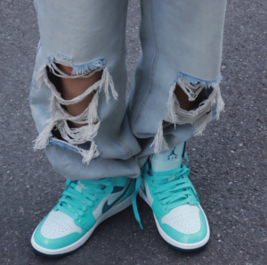 Giay Nike Air Jordan 1 Mid 'Bleached Turquoise' DZ3745-300