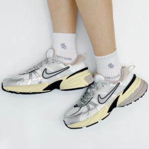 Giay Nike V2K Run 'Summit White Metallic Silver' FD0736-100