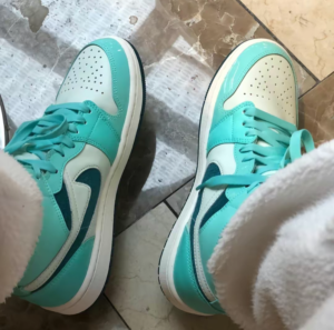 Giay Nike Air Jordan 1 Mid 'Bleached Turquoise' DZ3745-300