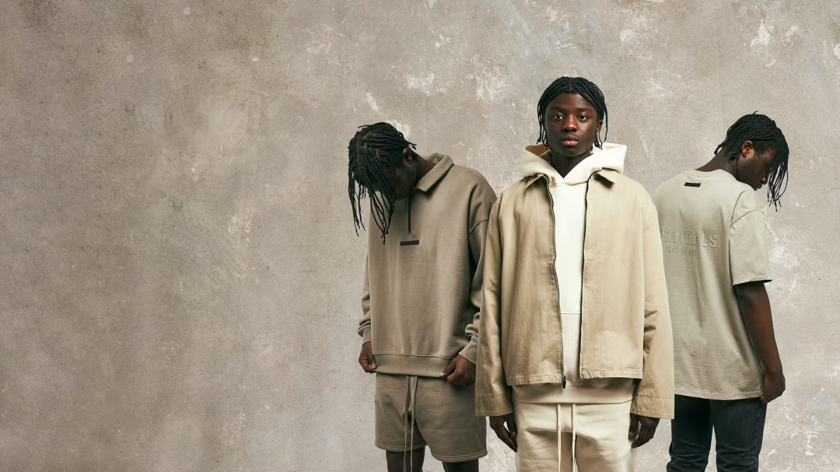 Vai meo giup ban phan biet Fear Of God Essentials T-Shirts fake