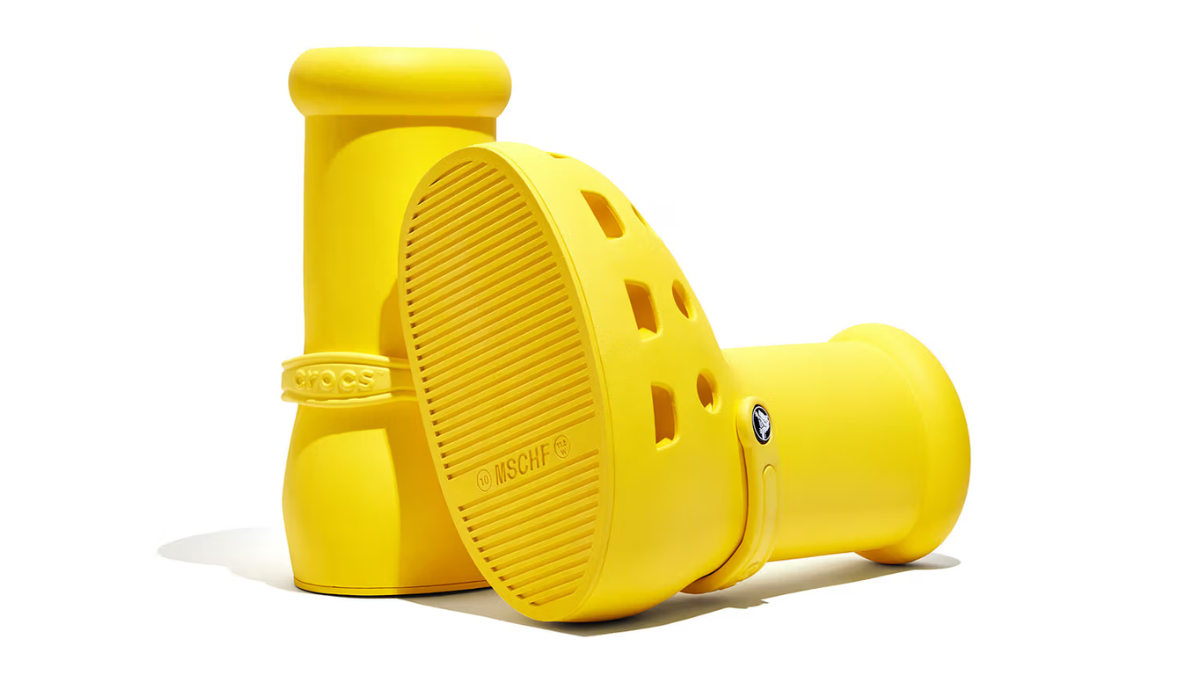 Hinh anh 6: Paris Hilton va MSCHF x Crocs Big Yellow Boots