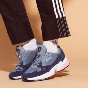 Giay Adidas Originals Falcon 'Raw Grey Pink' D96699