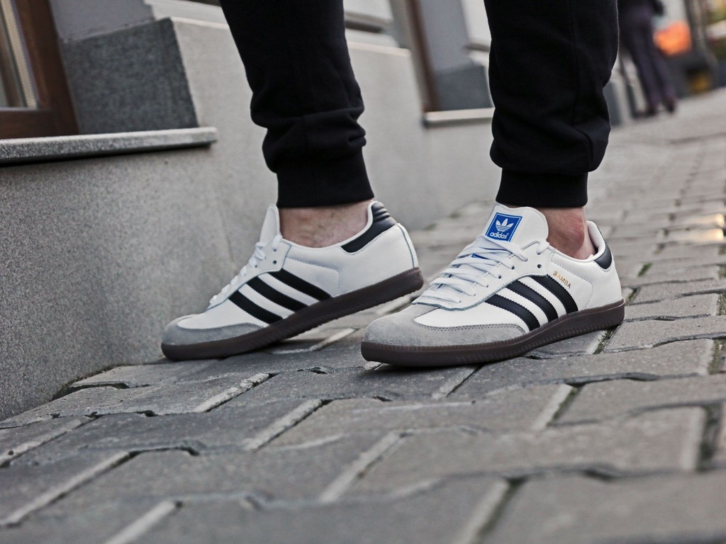 Hinh anh 4: Nhung doi giay Sneaker ban khong the bo lo trong he nay