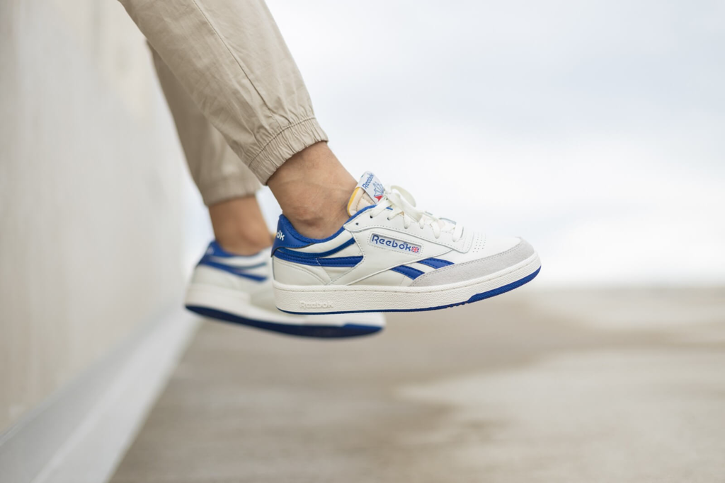 Hinh anh 3: Nhung doi giay Sneaker ban khong the bo lo trong he nay