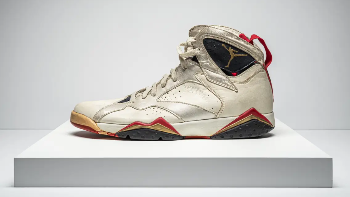 Hinh anh 5: 11 doi giay the thao dat nhat tung duoc ban tai buoi dau gia