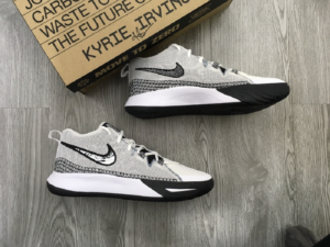 Giay Nike Air Kyrie Flytrap 6 GS 'White Black' DQ8094-101