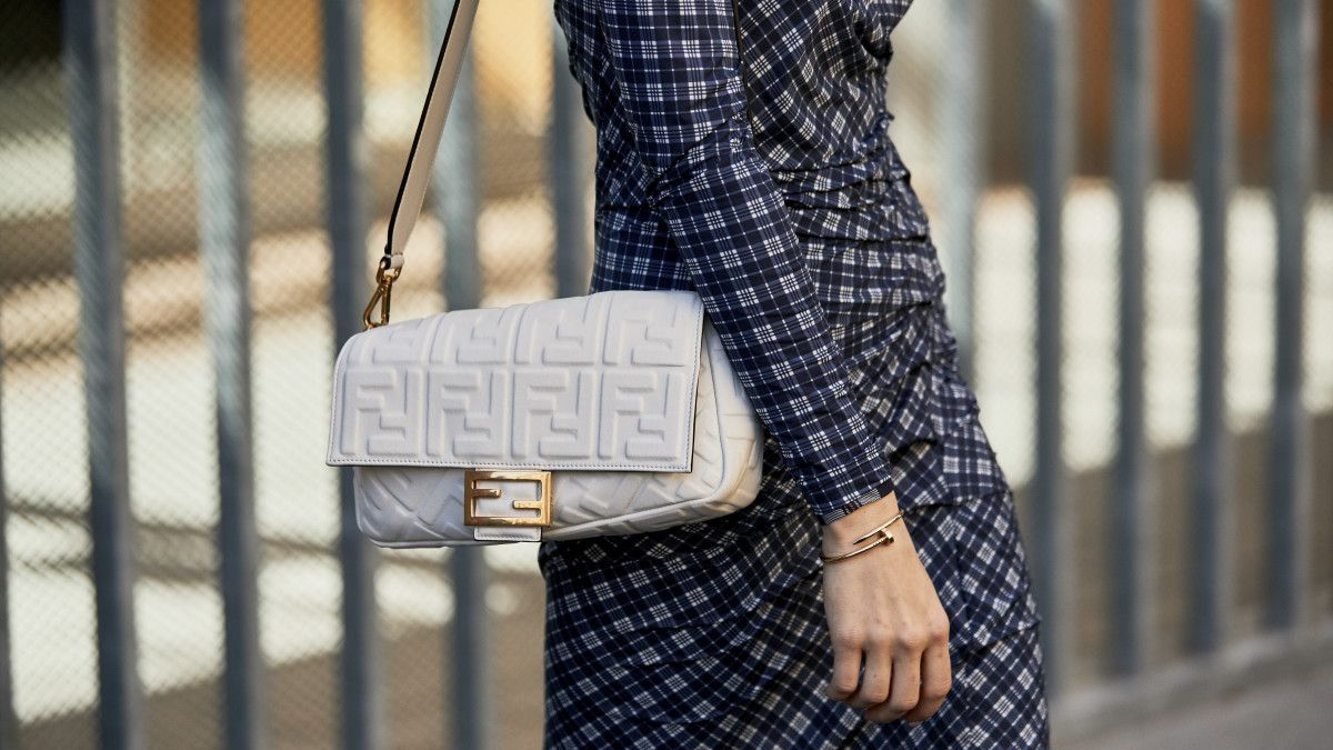 Hinh anh 8: 7 cach nhan biet tui xach gia ma moi co gai nen biet