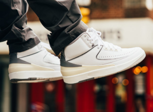Giay Nike Air Jordan 2 Retro 'Cement Grey' DR8884-100