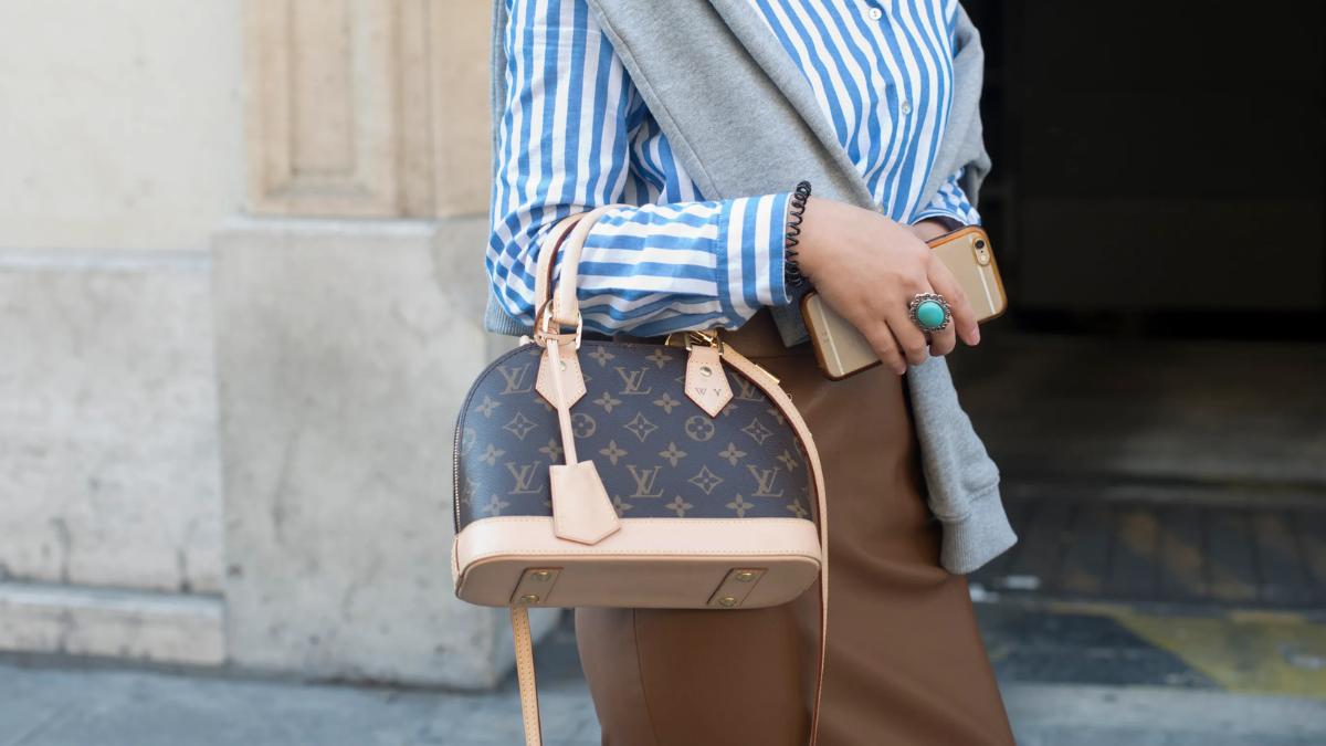 Dat do nhu vay nhung tai sao tui Louis Vuitton luon chay hang?