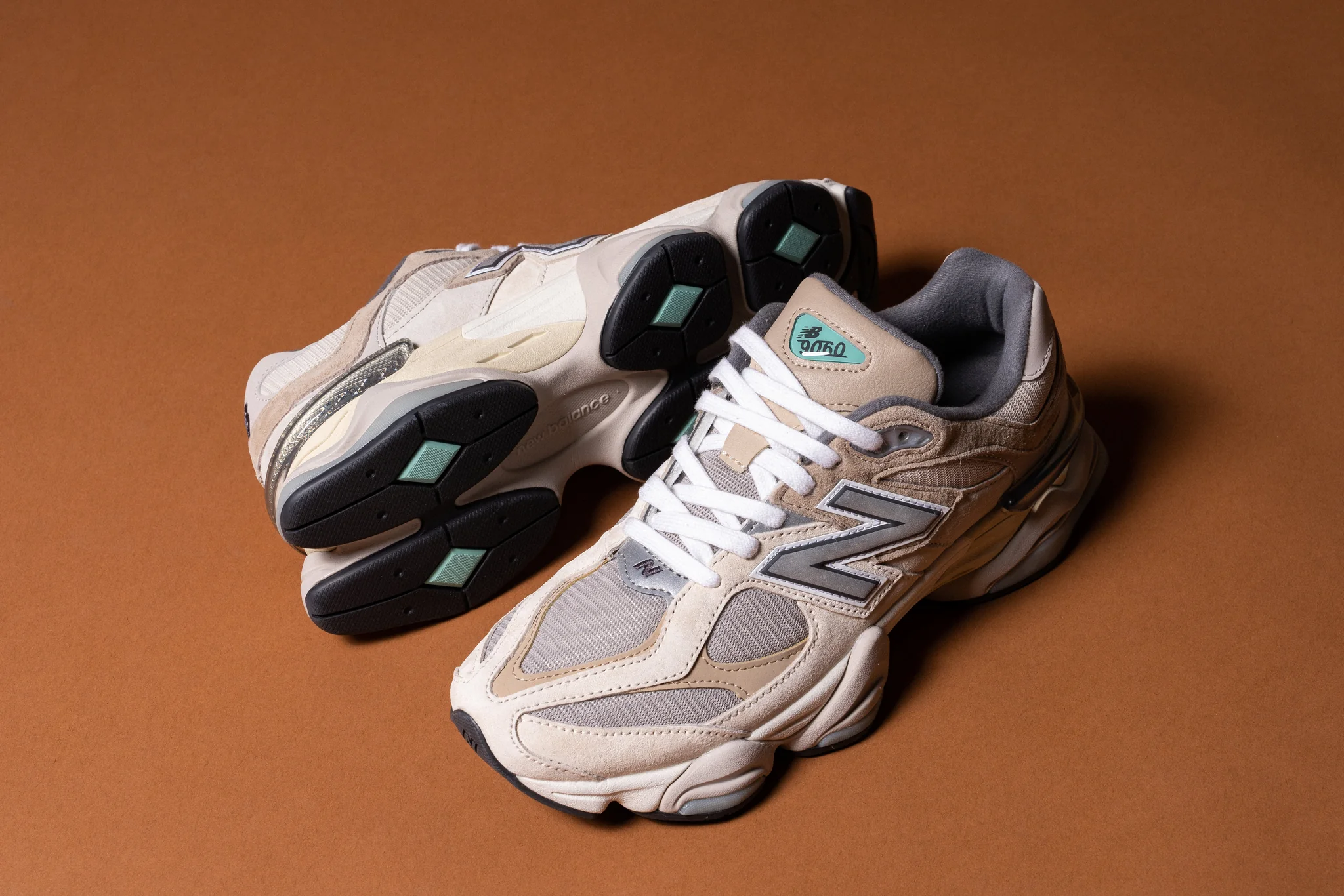 New Balance 9060: Khi sự đổi mới đến từ cổ điển Hinh anh 6: New Balance 9060: Khi su doi moi den tu co dien