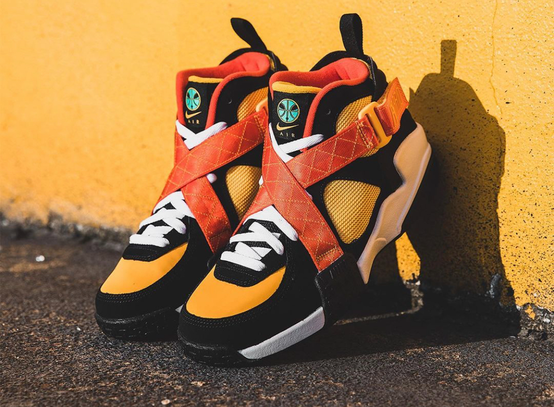 IMPRESSIVE Retro Nike Basketball Sneakers! Nike Air Raid Raygun ON FEET! 