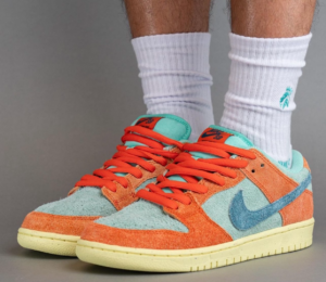 Giay Nike SB Dunk Low 'Orange Emerald Rise' DV5429-800