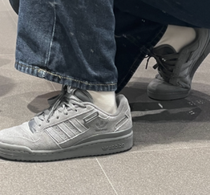 Giay Adidas Wmns Forum Low 'Triple Grey' HQ6279