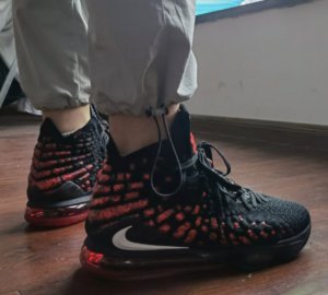 Giay Nike LeBron 17 EP 'Infrared VI 'Black' BQ3178-006