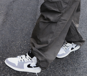 Giay Nike Air Jordan 1 Mid SE Craft 'Cement Grey' DZ4136-002