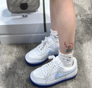 Giay Nike Air Force 1 'Chenille Swoosh - Blue Tint' FJ4567-100