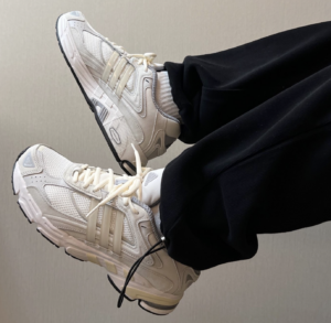 Giay Adidas Response CL 'Crystal White' GZ1562