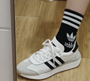 Giay Adidas Country XLG 'White Black' IF8405