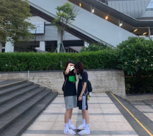 Dep Nike Jordan Hydro 4 Retro 'Red Metallic Gold' 532225-117