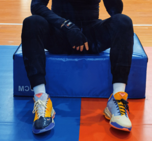 Giay Nike LeBron 19 Low 'Mismatch' DO9828-500