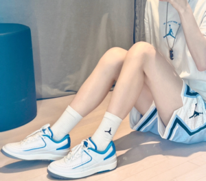 Giay Nike Air Jordan 2 Retro Low 'White Blue' FJ6869-104